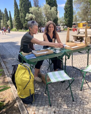 Makers Move on the street of Lisbon talking with bypassers about freedom.