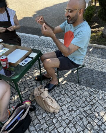 Makers Move on the street of Lisbon talking with bypassers about freedom.